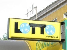 Вывеска представительства Totolotek