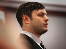 Колберт, как и ожидалось, отрицает свою причастность к незаконным операциям