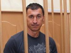Олега Судакова уже продержали за решеткой 18 месяцев, однако обвинения не предъявили