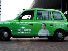 В Stan James выбрали необычный рекламный носитель