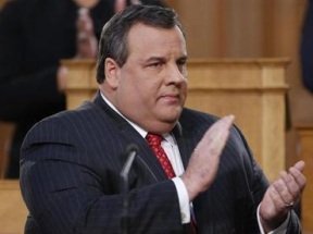 Крис Кристи предложил ряд дополнений, прежде чем подписал законопроект