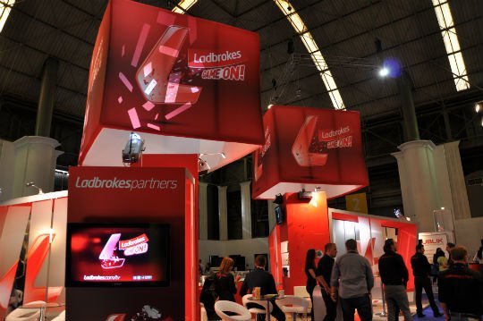 Стенд Ladbrokes