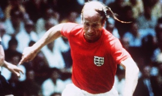 Бобби Чарльтон и не думал мириться со своей лысиной