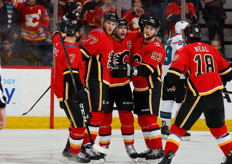 Матч флорида против калгари. Флорида калгари. Флорида калгари. Фото хоккеистов калгари. Мэттью ткачук флорида.