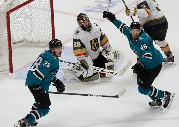 Великоле спасение "Сан-Хосе" в третьем периоде седьмого матча с "Вегасом"