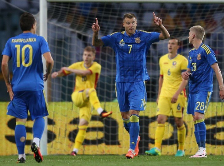 Евгений Коноплянка (№10) и Андрей Ярмоленко (№7)