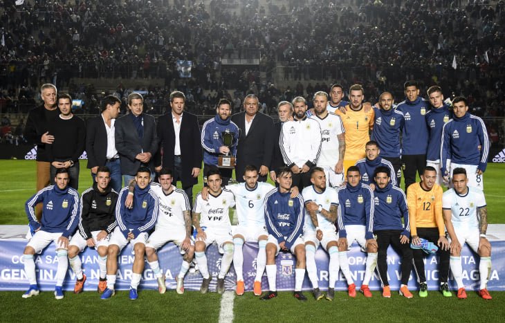 Сборная Аргентины с "Кубком Сан-Хуана"