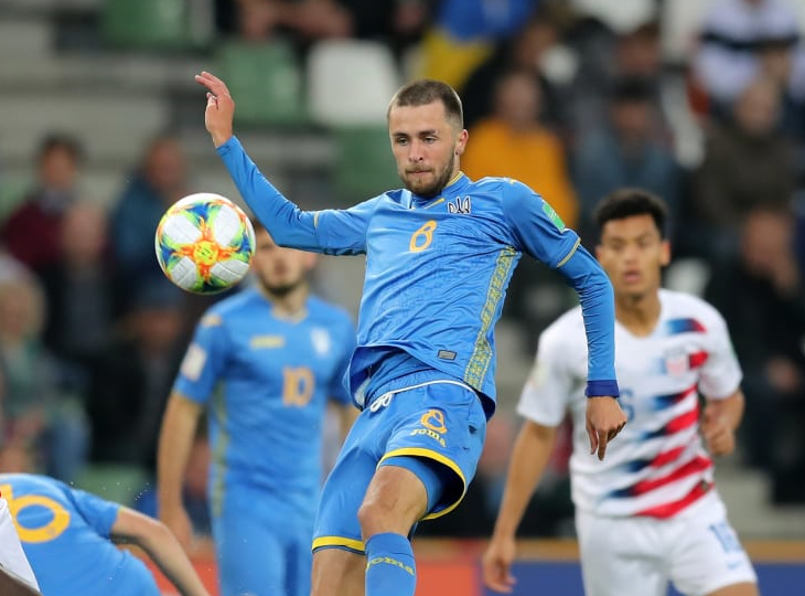 Алексей Хохлов, центральный полузащитник, 19 лет («Алавес»)