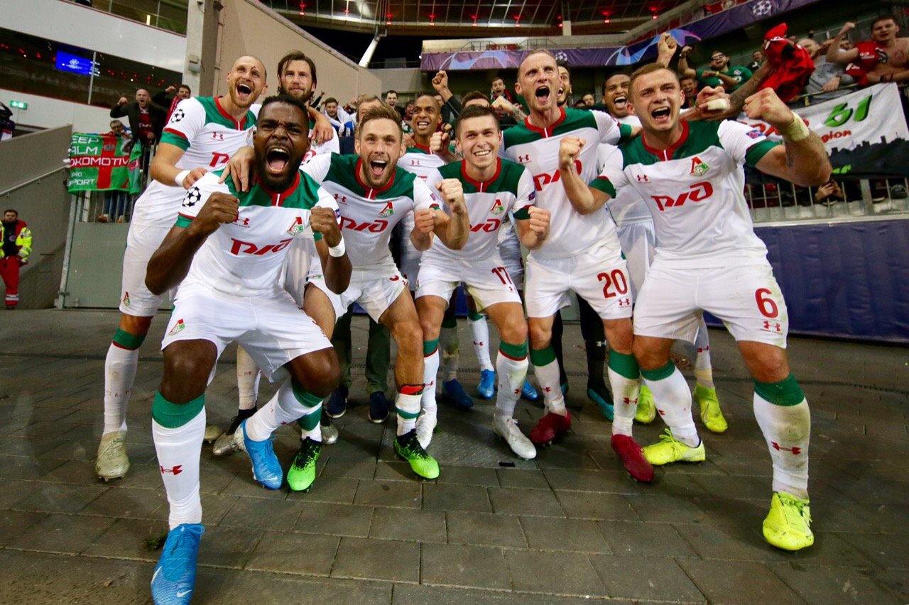 "Локомотив" стал лидером группы после первого тура