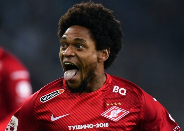 Луис Адриано