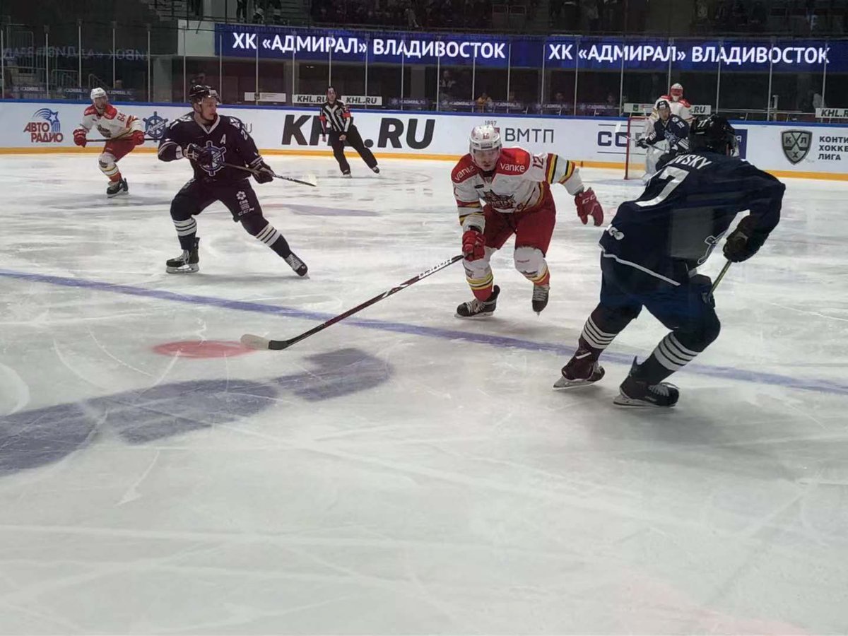 адмирал 2022 игроки хоккей владивосток. адмирал куньлунь ред. континентальная хоккейная лига. континентальная хоккейная лига. чемпионат кхл.