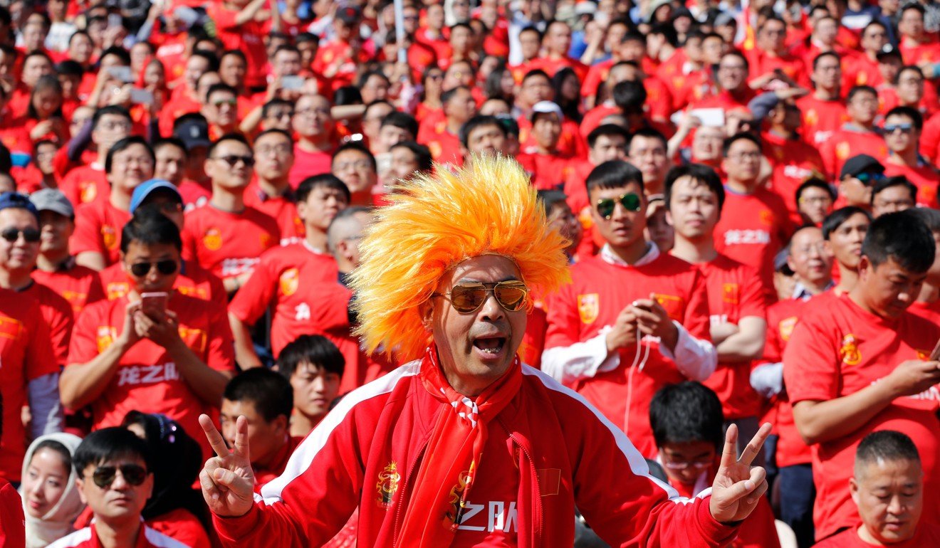 Китайский футбол. Китайские болельщицы. Китайские футболисты. Футбол в Китае.