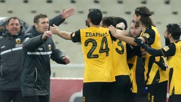 Марио митай футболист. Аек. Аек фк греция. Лого греция. Аек (футбольный клуб, афины).