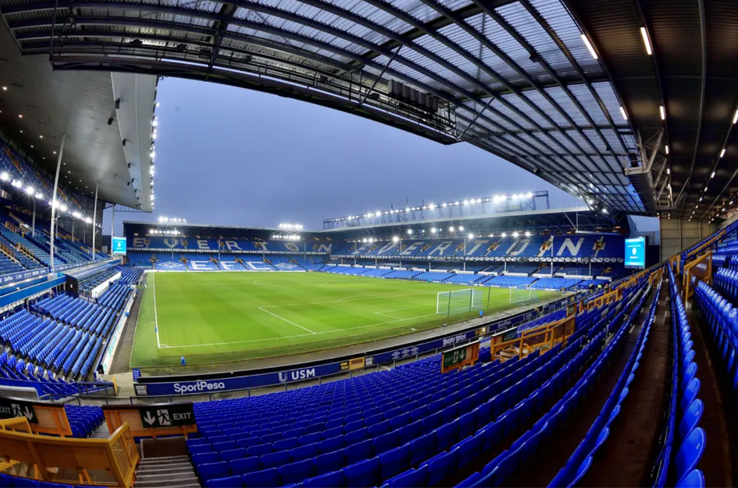 Матч "Эвертон" – "Сити" был первым отмененным из-за коронавируса в АПЛ