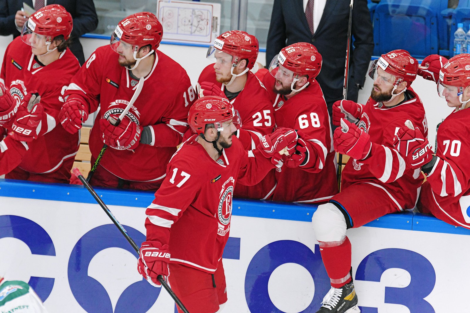 Хоккеист русский витязь. Витязи карелия прогноз. Мхл. Российские хоккеисты. Варяг витязь.