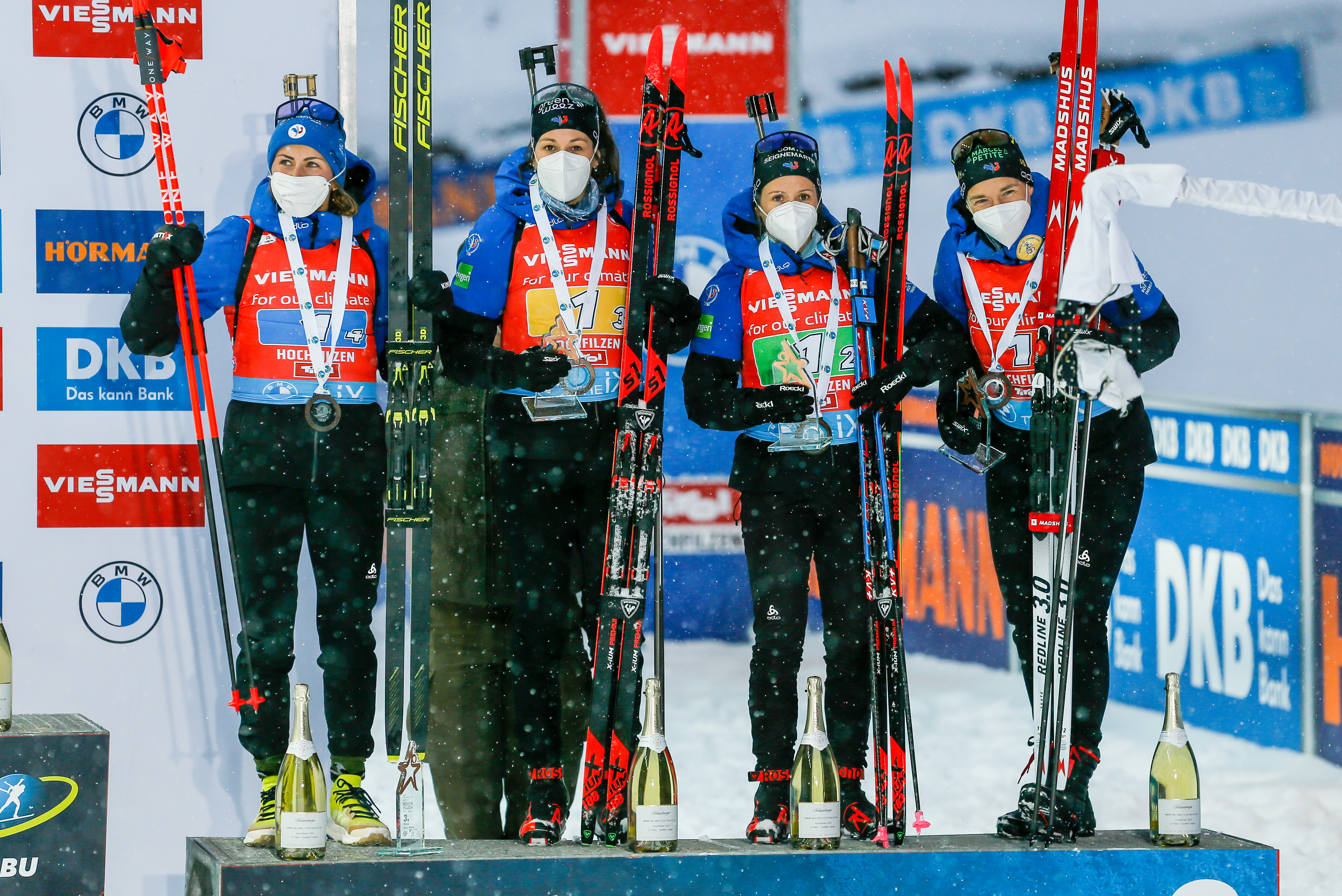 Зимняя олимпиада 2022 россия. Зимние игры биатлон смешанная эстафета 4 х 6 км финал. Где проходят кубки мира по биатлону в россии. Эстафета биатлон женщины чемпионат мира 2020. Женская сборная биатлон эстафета.