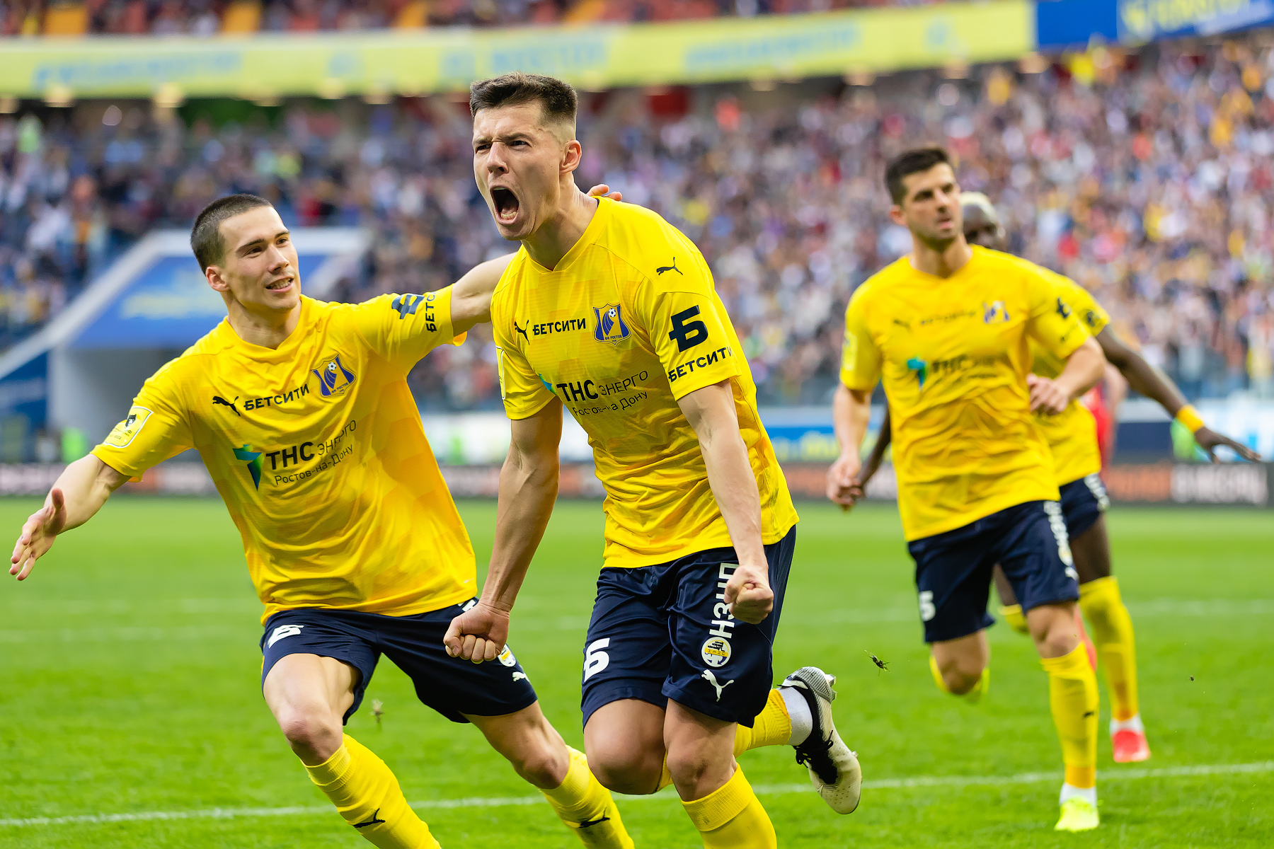 Футбол в ростове на дону счет. Ростов сочи футбол. Фк ростов 2022. Ростовутбол. Комличенко фк ростов.