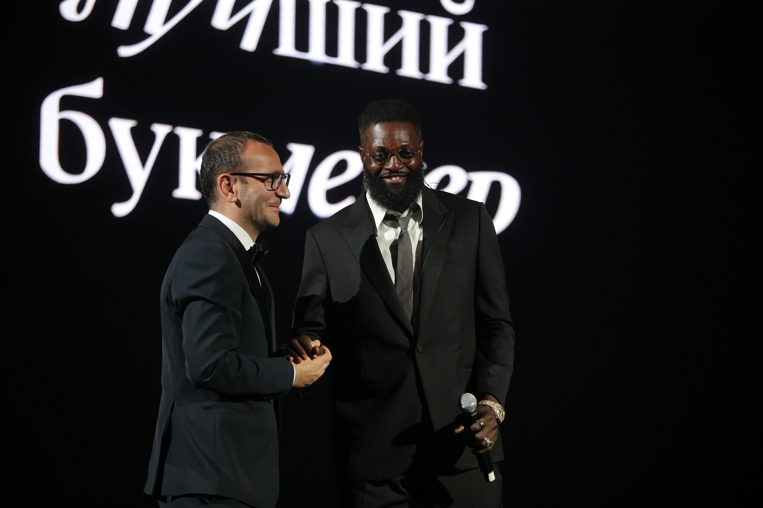 Паруйр Шахбазян и Эммануэль Адебайор