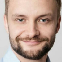 Петр Санаев