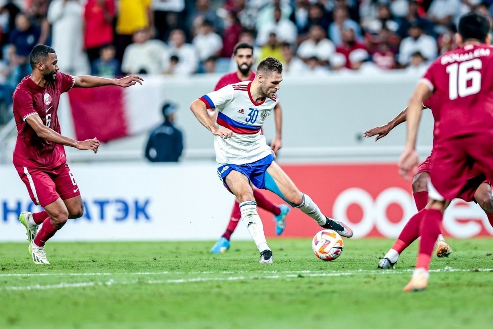 Дмитрий Скопинцев в дебютном матче за сборную России против Катара в сентябре 2023 года