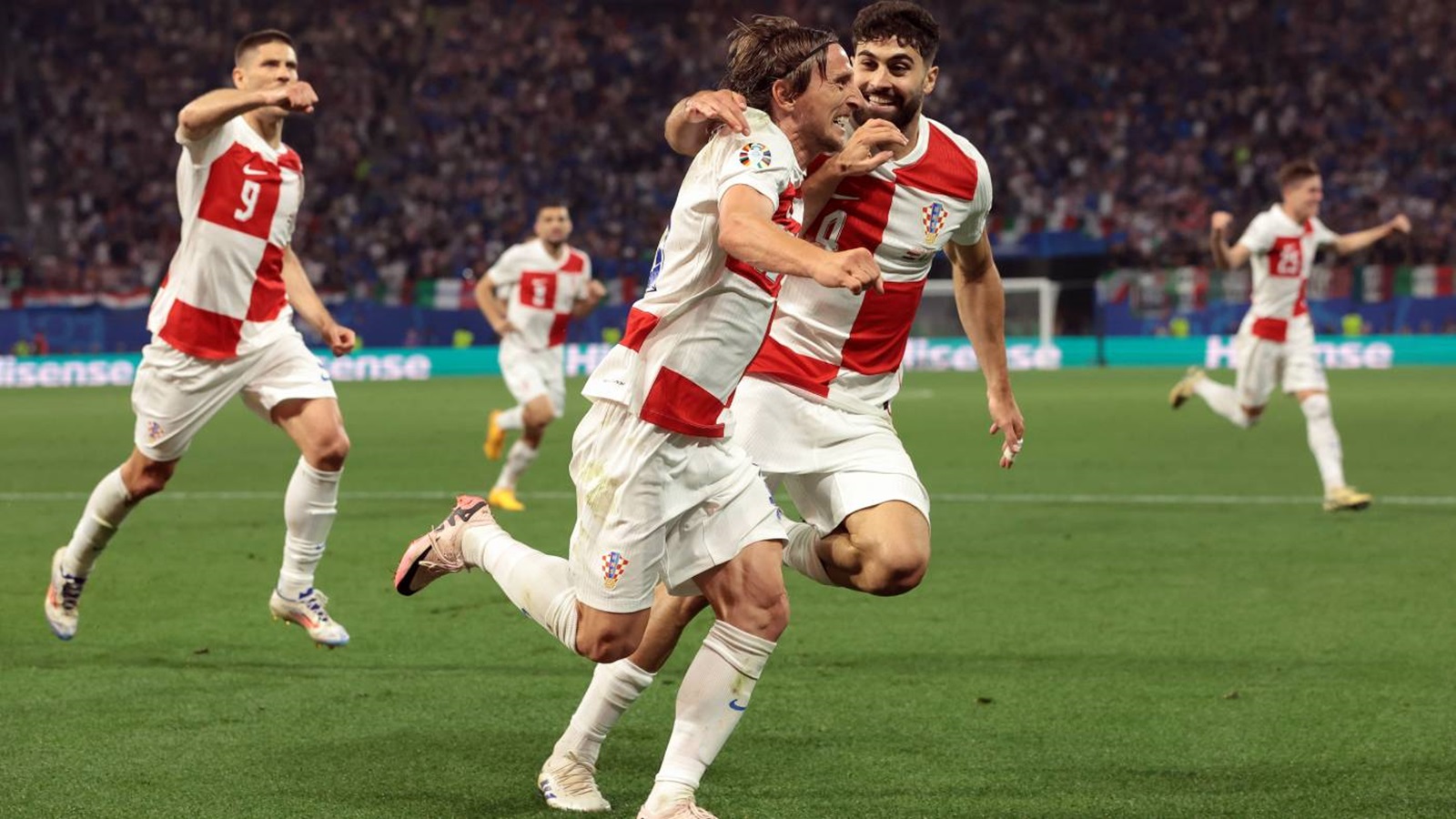 Лука Модрич и Йошко Гвардиол (сборная Хорватии)