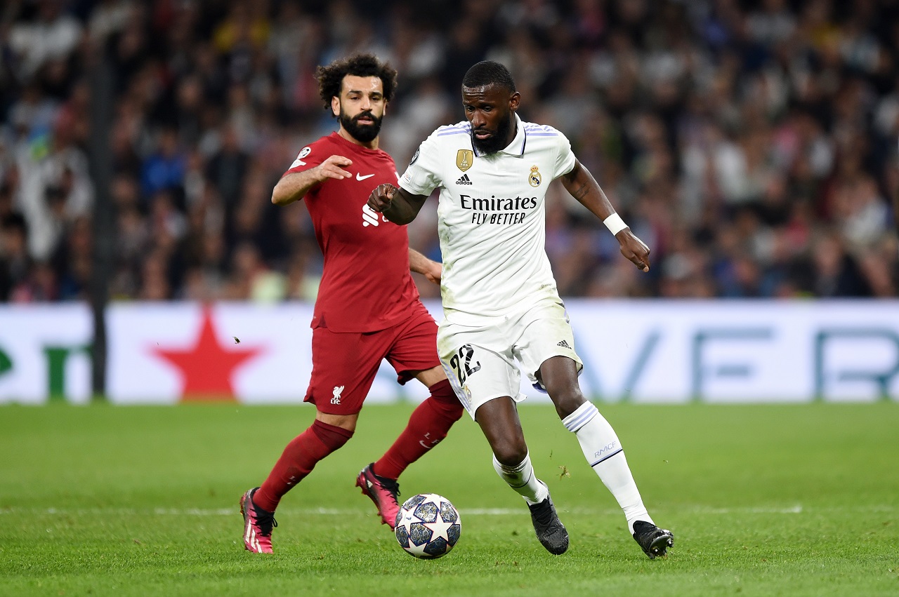 Антонио Рюдигер («Реал» Мадрид) и Мохамед Салах («Ливерпуль») (фото: Denis Doyle/Getty Images)