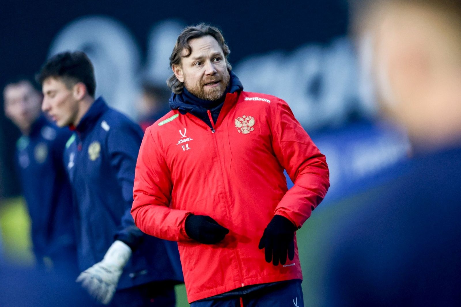 Главный тренер сборной России Валерий Карпин на тренировке в ноябре 2024 года. Фото: Михаил Шапаев/РФС©
