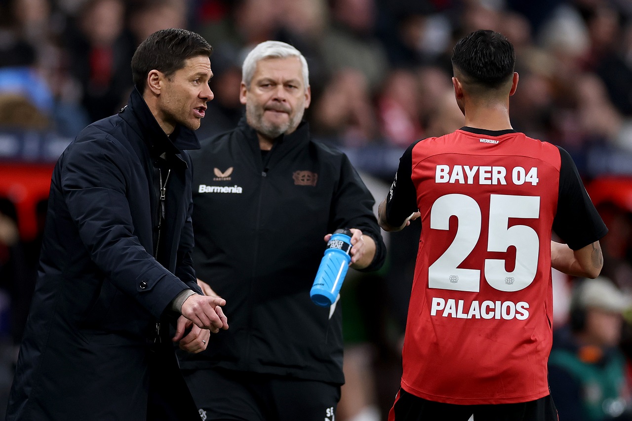 Хаби Алонсо и Эксекиэль Паласиос, «Байер» (фото: Lars Baron/Getty Images)