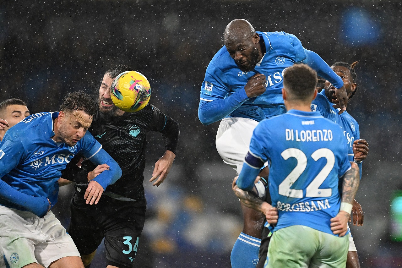 Ромелу Лукаку и Амир Ррахмани («Наполи») и Марио Хила («Лацио») (фото: Francesco Pecoraro/Getty Images)