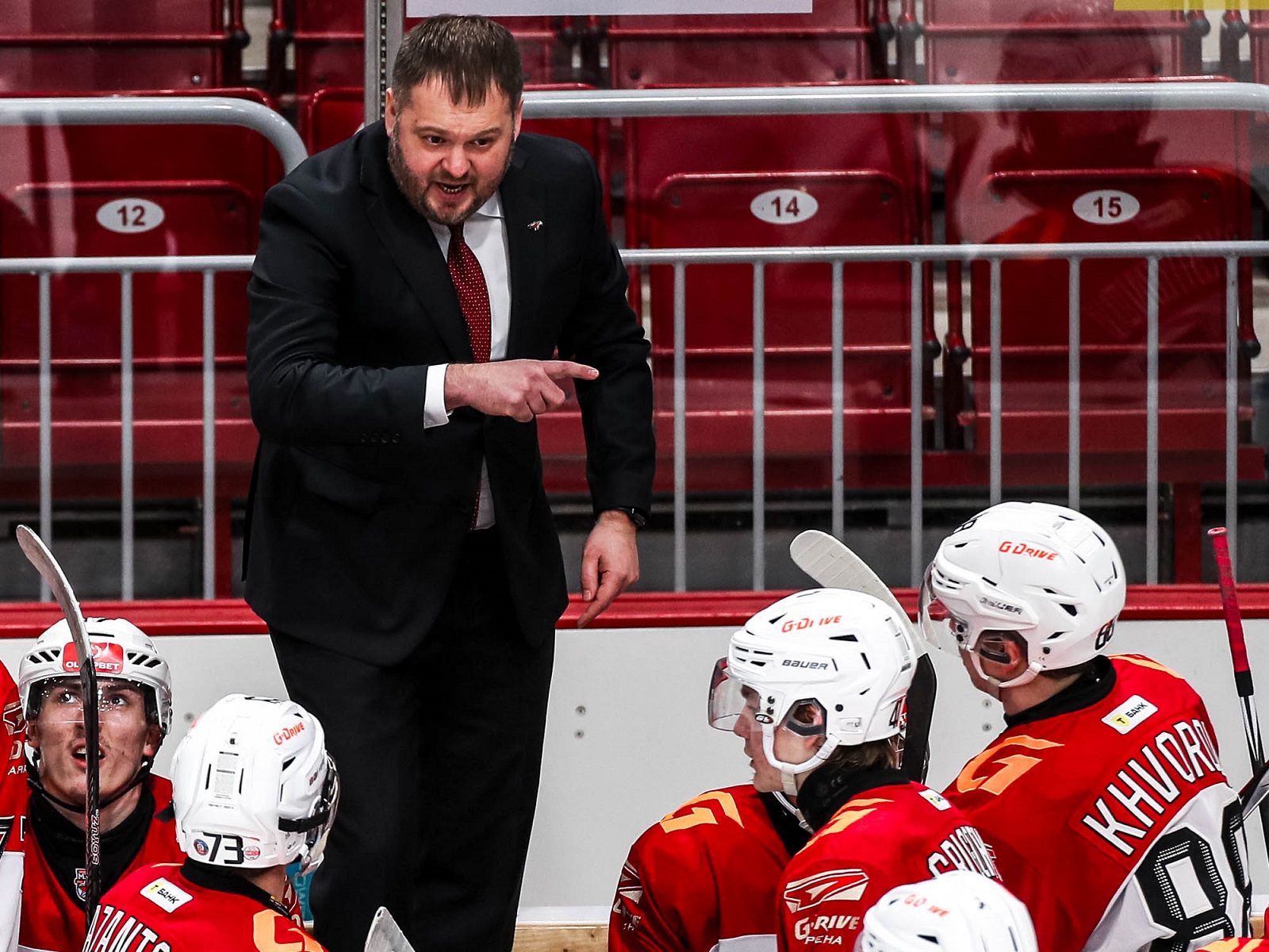 Главный тренер ХК «Омские Ястребы» Виталий Черночуб