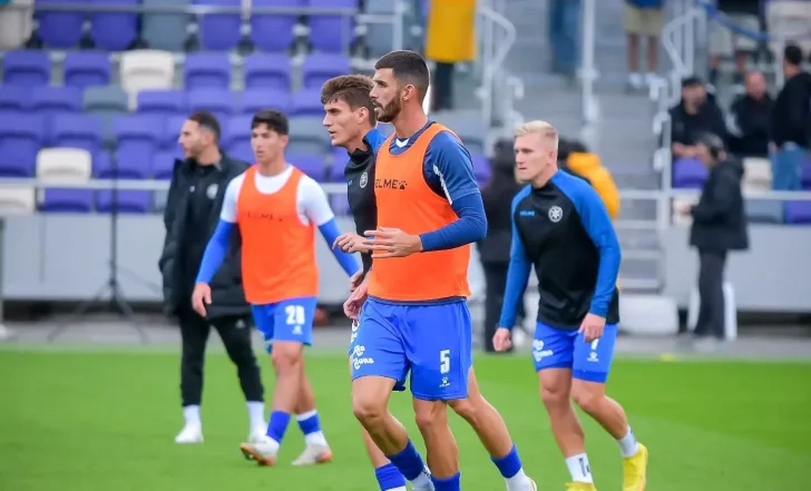 Защитник «Маккаби» (Петах-Тиква) Ренато Гойкович (на ближнем плане). Фото: maariv.co.il