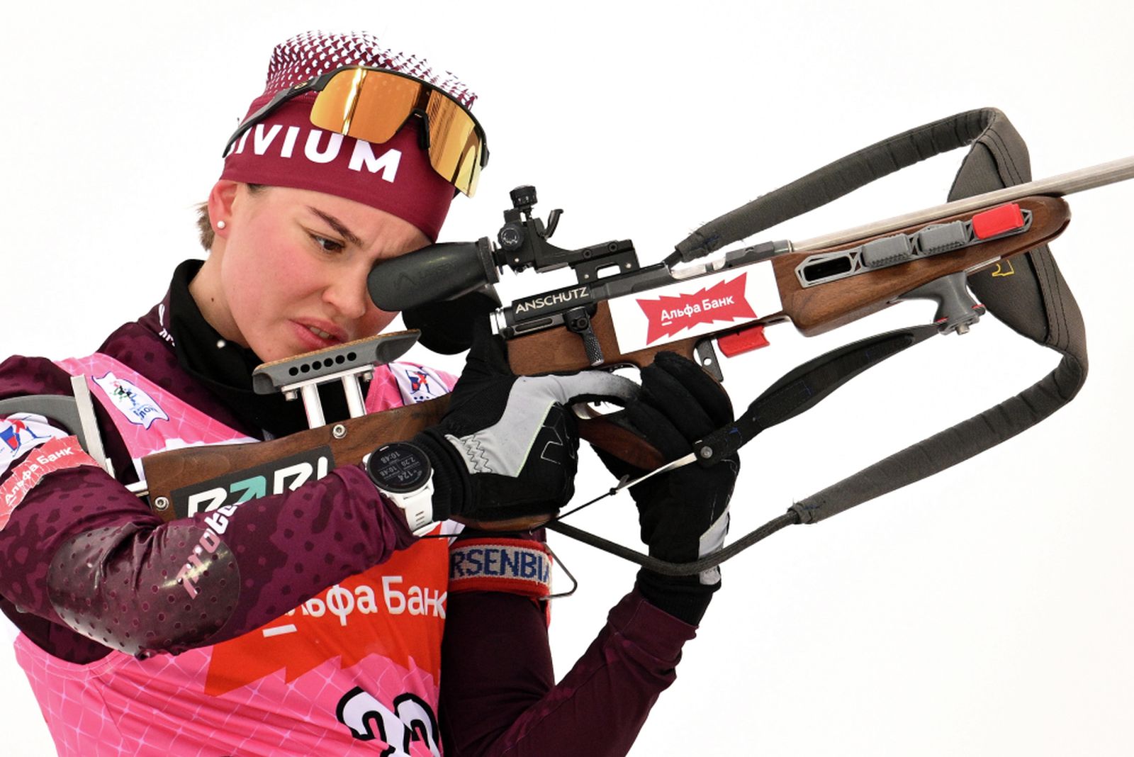 Виктория Метеля (Россия) во время пристрелки перед началом индивидуальной гонки на 12,5 км среди женщин Кубка сильнейших по биатлону в деревне Раубичи в феврале 2025 года. Фото: Алексей Филиппов/РИА Новости ©