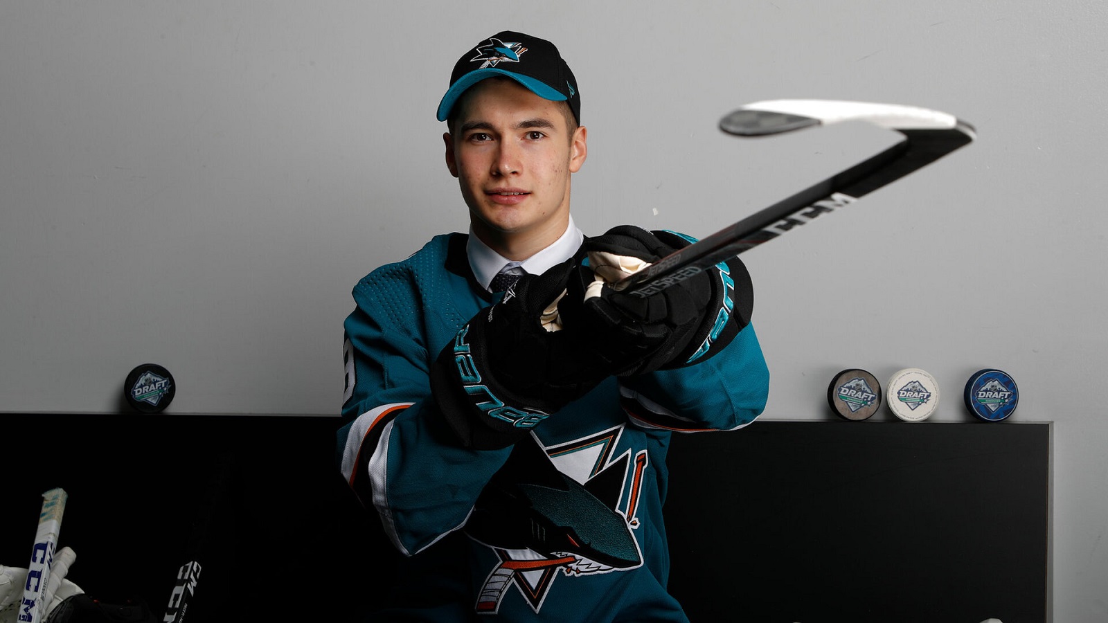 Защитник Артемий Князев был выбран «Сан-Хосе Шаркс» на драфте НХЛ