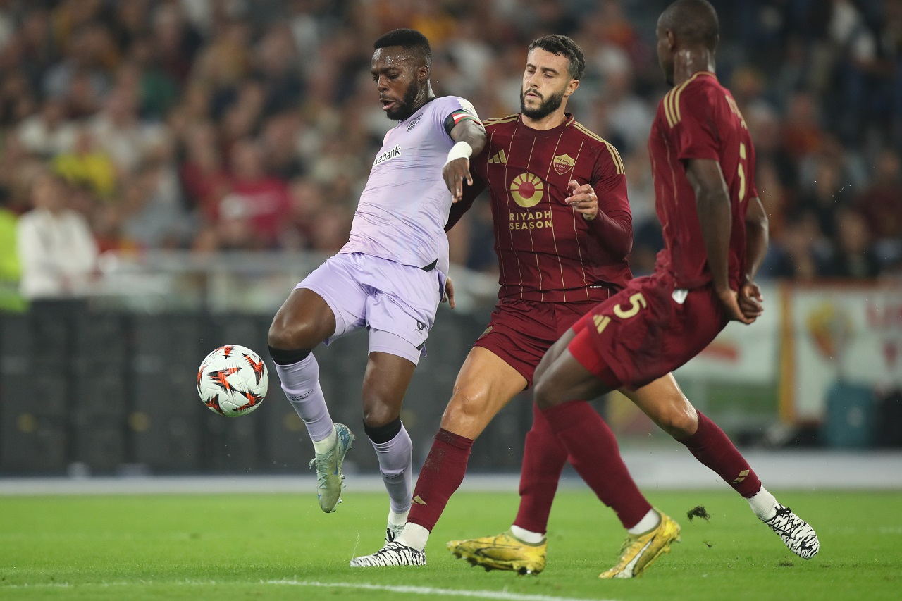 Иньяки Уильямс («Атлетик» Бильбао) и Марио Эрмосо («Рома») (фото: Paolo Bruno/Getty Images)