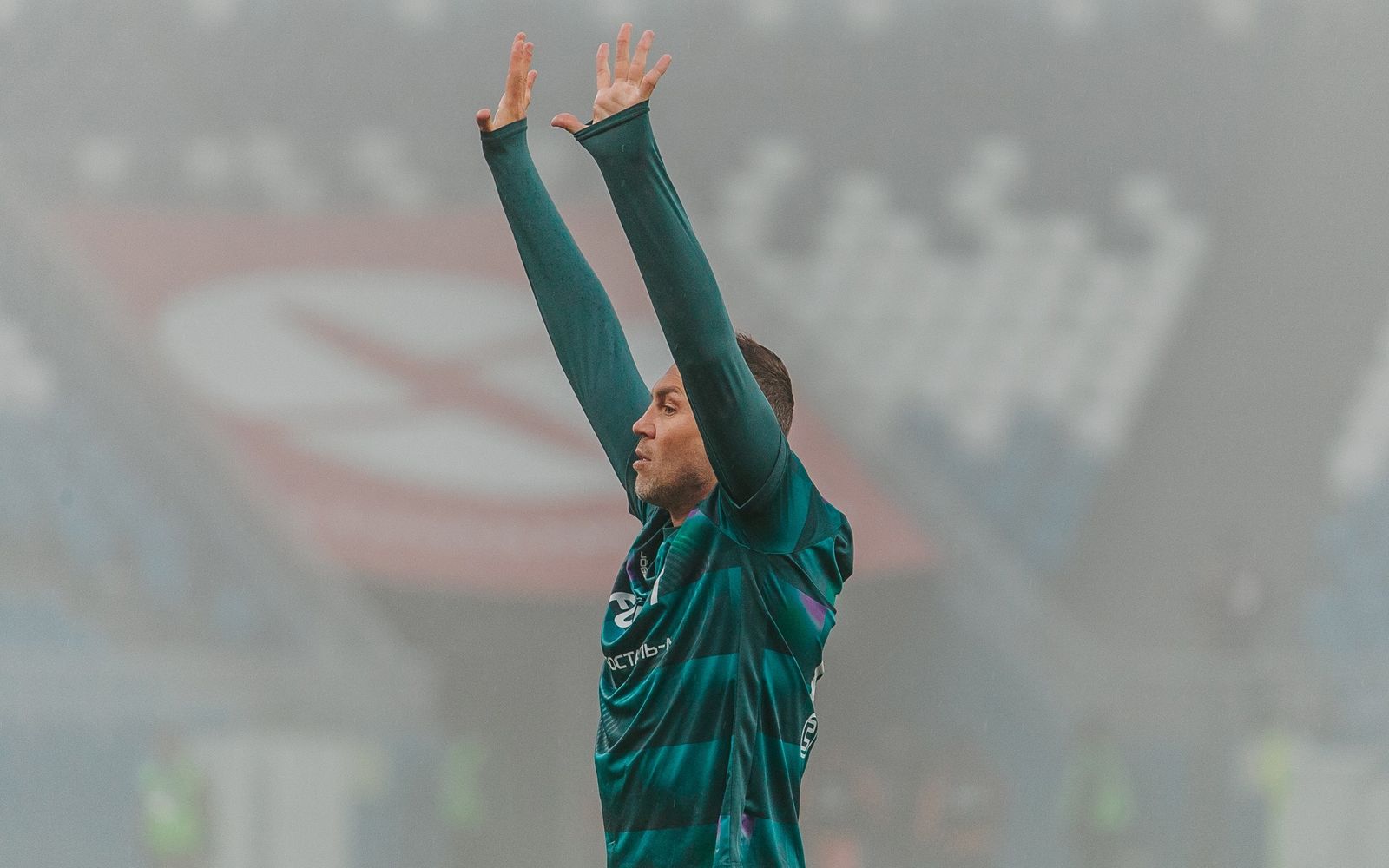 Нападающий «Акрона» Артем Дзюба в матче FONBET Кубка России со «Спартаком» в марте 2025 года. Фото: fcakron.ru