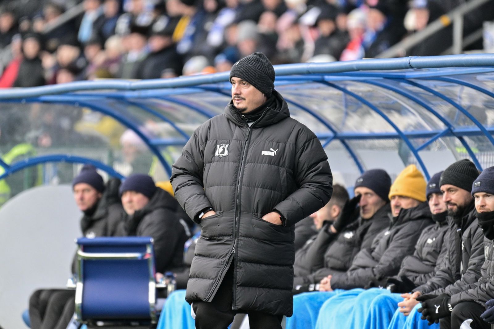 Главный тренер «Ростова» Джонатан Альба в матче РПЛ с «Оренбургом» в марте 2025 года. Фото: fcorenburg.ru