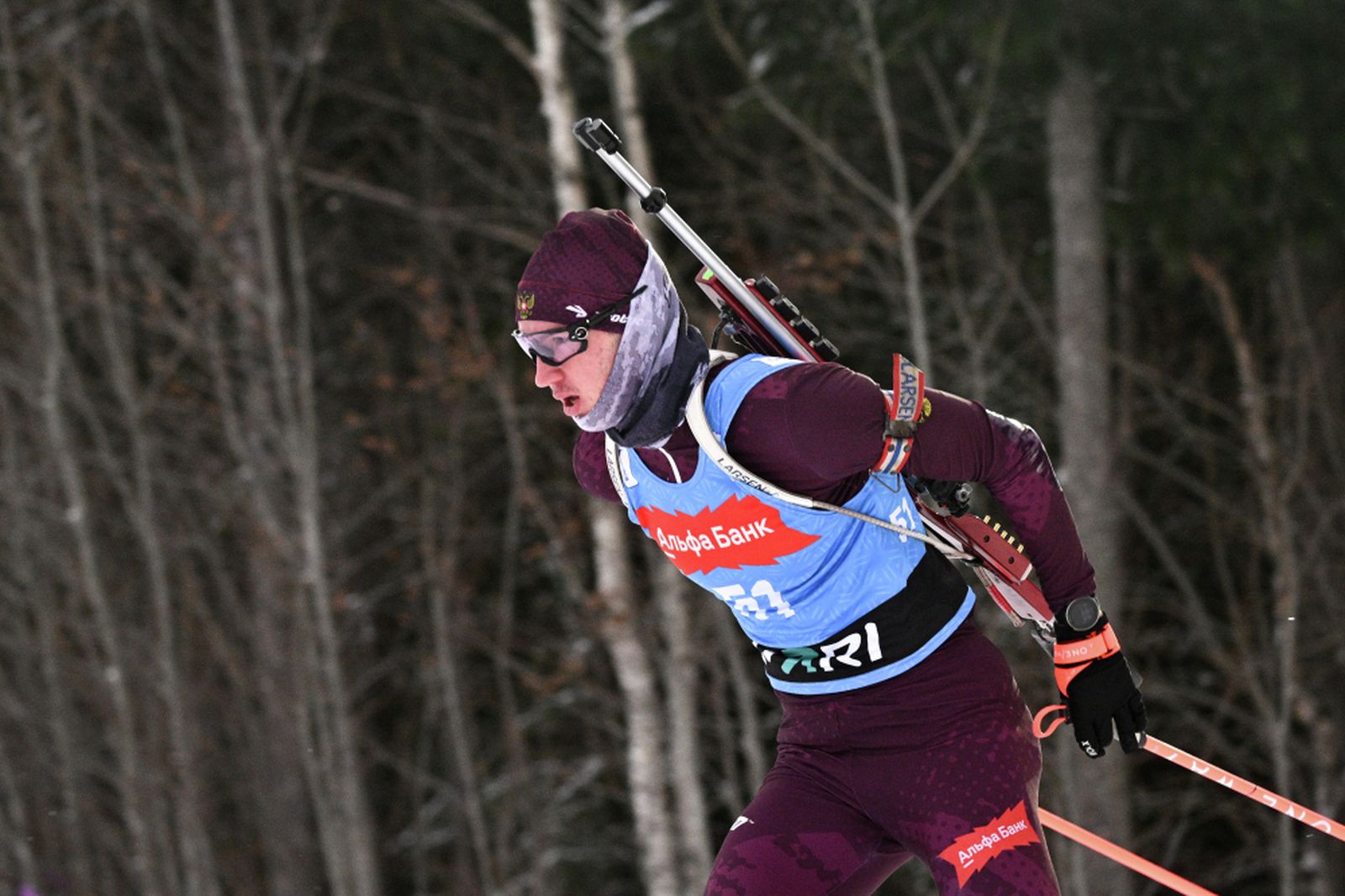 Леонид Кульгускин на дистанции спринтерской гонки Кубка Содружества по биатлону на 10 км среди мужчин в Ханты-Мансийске в ноябре 2024 года. Фото: Алексей Филиппов / РИА Новости ©