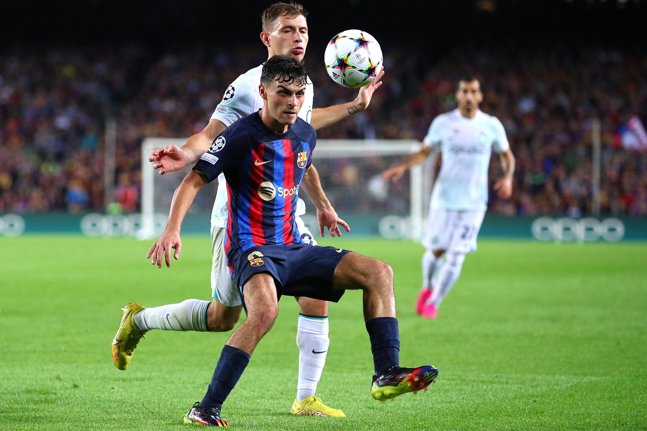 Педри («Барселона») и Николо Барелла («Интер») (фото: Eric Alonso/Getty Images)