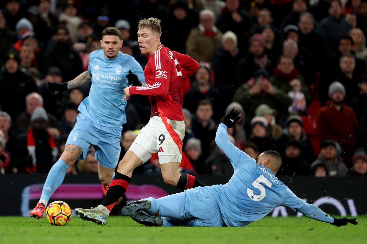 Расмус Хейлунд («Манчестер Юнайтед»), Мурилло («Ноттингем Форест») (фото: Clive Brunskill/Getty Images)