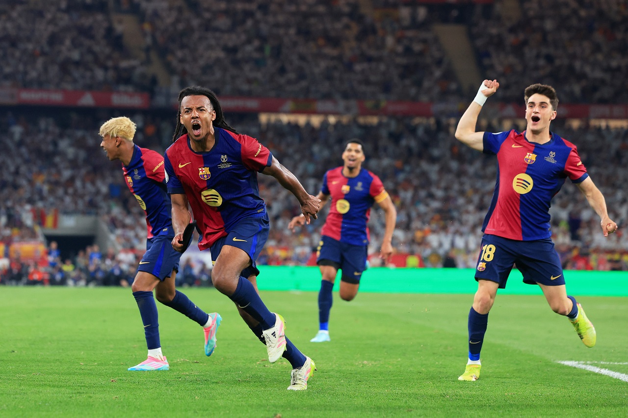 Жюль Кунде, Ламин Ямаль, Пау Виктор, «Барселона» (фото: Fran Santiago/Getty Images)