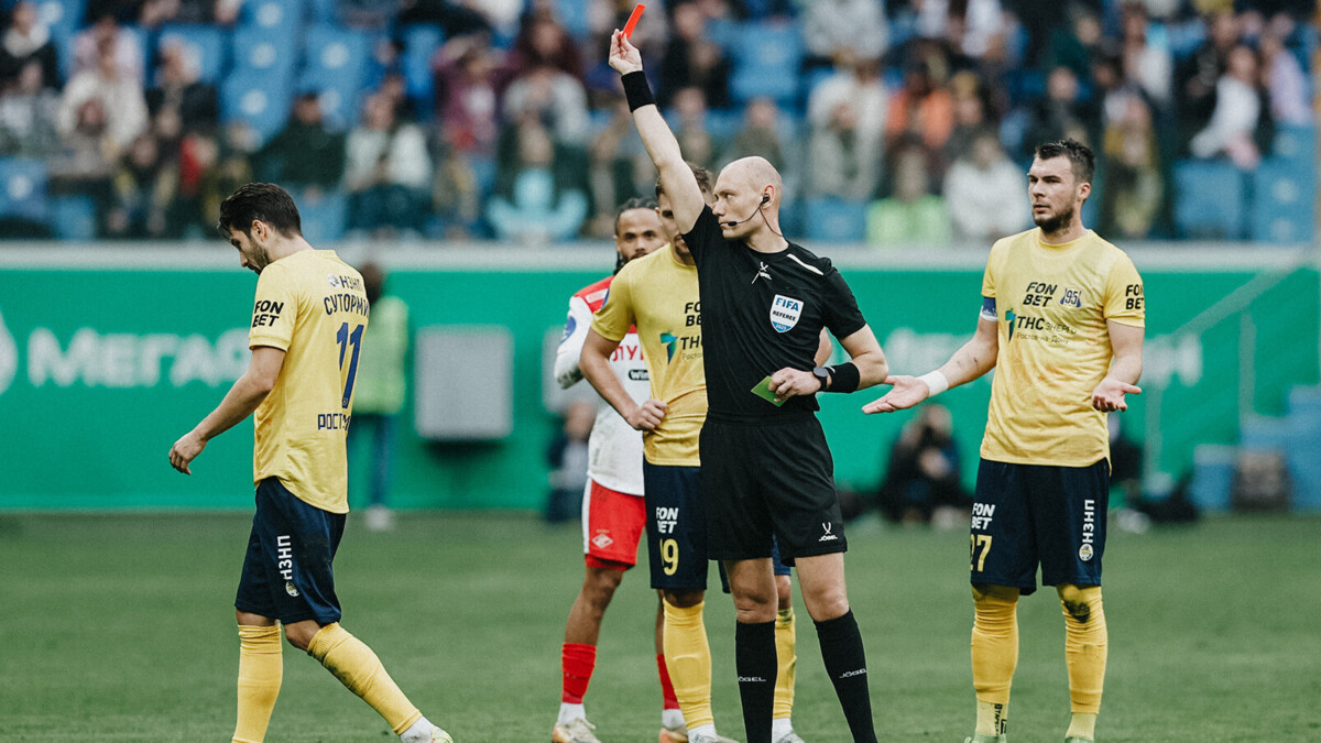Удаление Алексея Сутормина в матче со «Спартаком». «Ростов» - «Спартак». 06.04.2025 г. Фото: ФК «Спартак»
