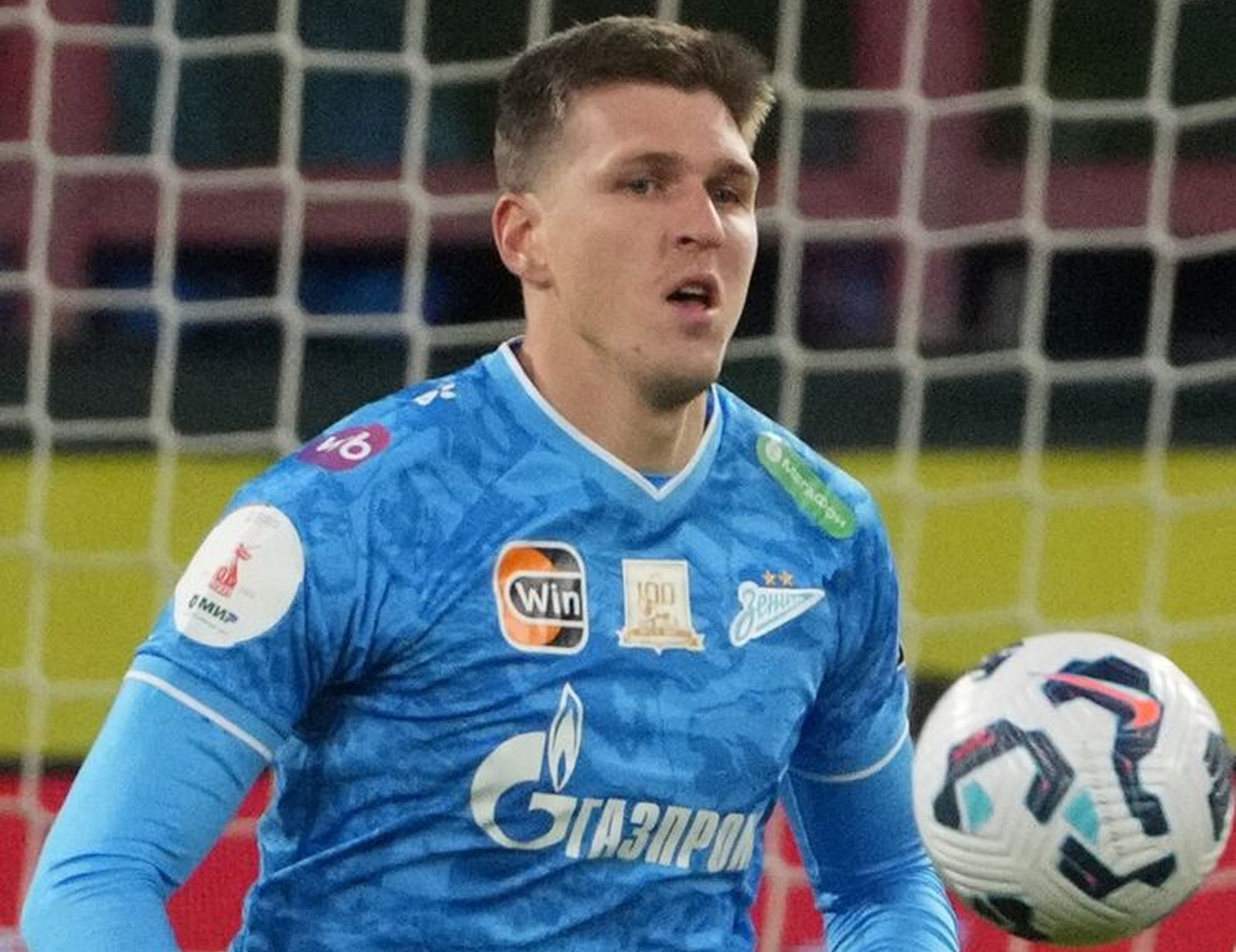 Нападающий «Зенита» Александр Соболев радуется голу в матче РПЛ с «Локомотивом» в апреле 2025 года. Фото: Александр Вильф / РИА Новости ©