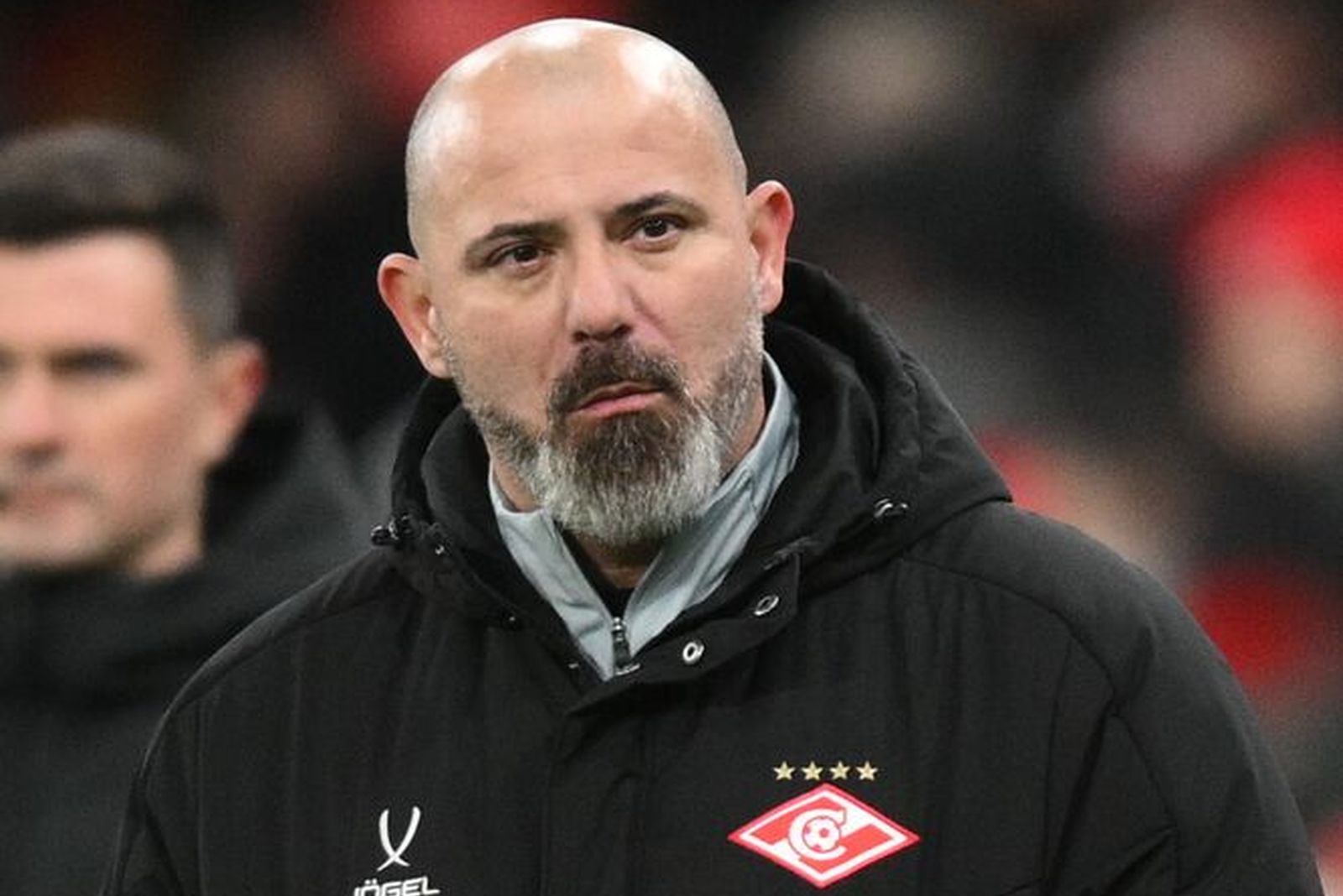 Главный тренер «Спартака» Деян Станкович во время матча РПЛ с махачкалинским «Динамо» в апреле 2025 года. Фото: Владимир Астапкович / РИА Новости ©