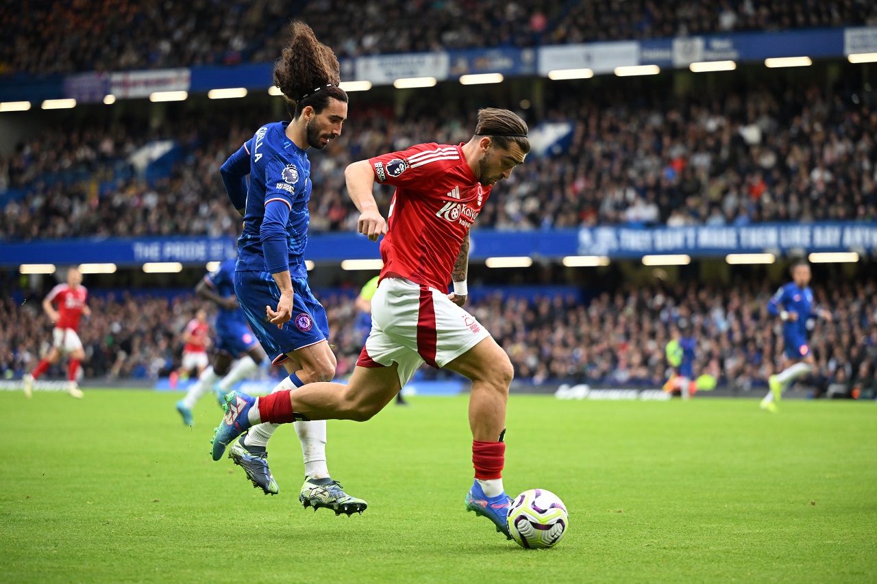 Жота Силва («Ноттингем Форест») и Марк Кукурелья («Челси») (фото: Clive Mason/Getty Images)