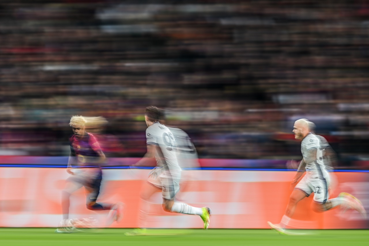 Ламин Ямаль («Барселона»), Алессандро Бастони и Федерико Димарко («Интер») (фото: David Ramos/Getty Images)