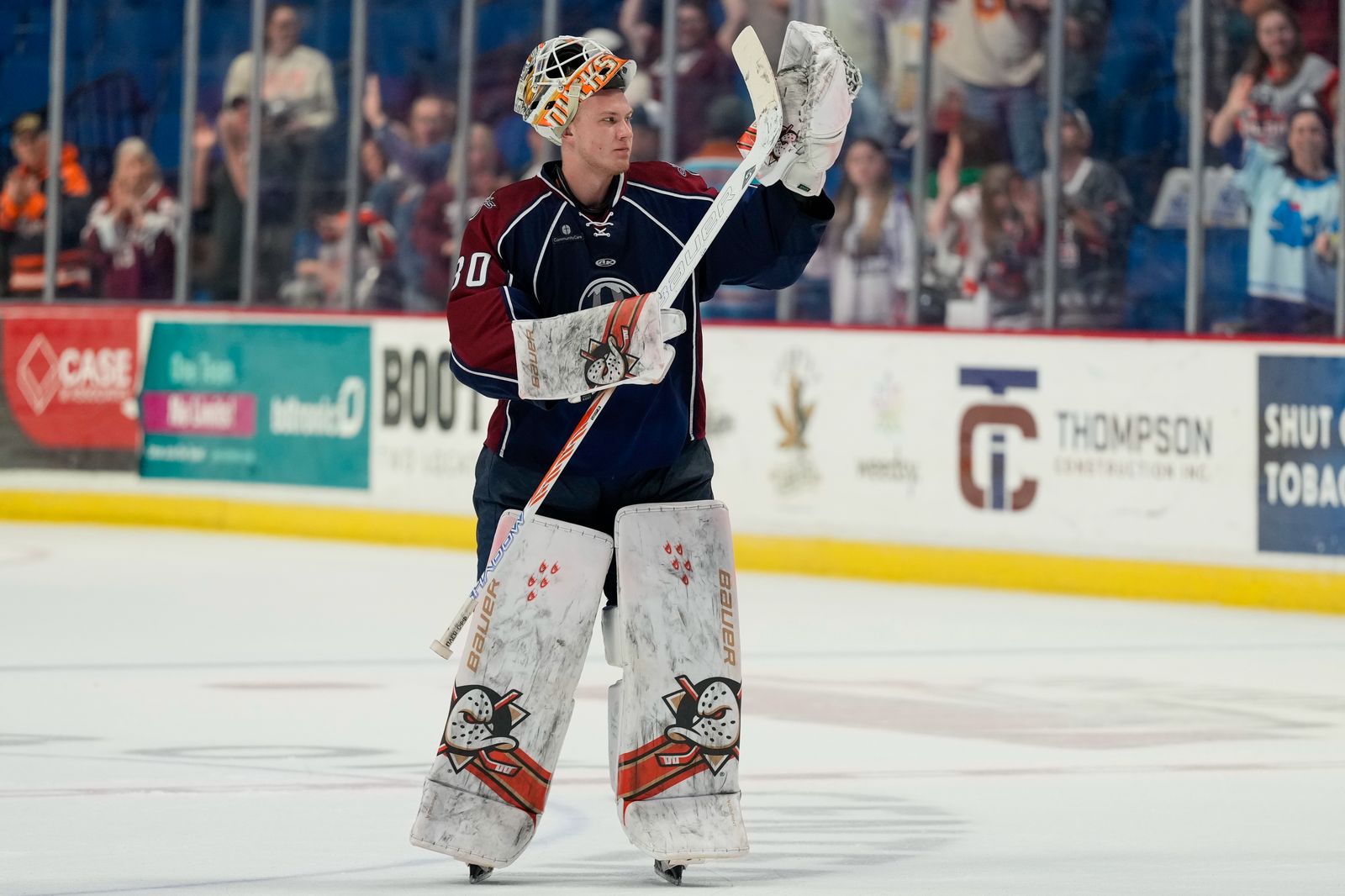 Вратарь системы «Анахайм Дакс» Вячеслав Бутеец