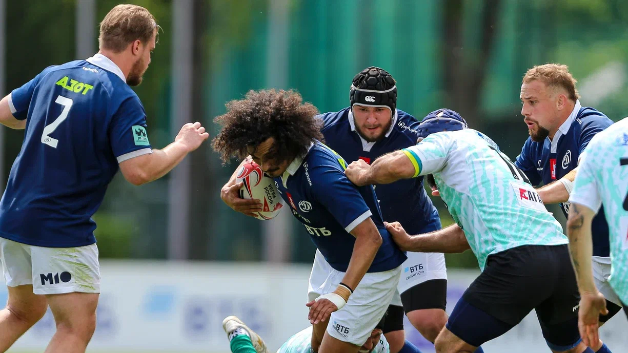 Момент из матча «Динамо» — «Красный Яр»