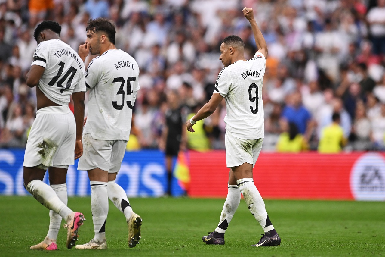 Килиан Мбаппе, Орельен Тчуамени и Рауль Асенсио, «Реал» Мадрид (фото: Denis Doyle/Getty Images)