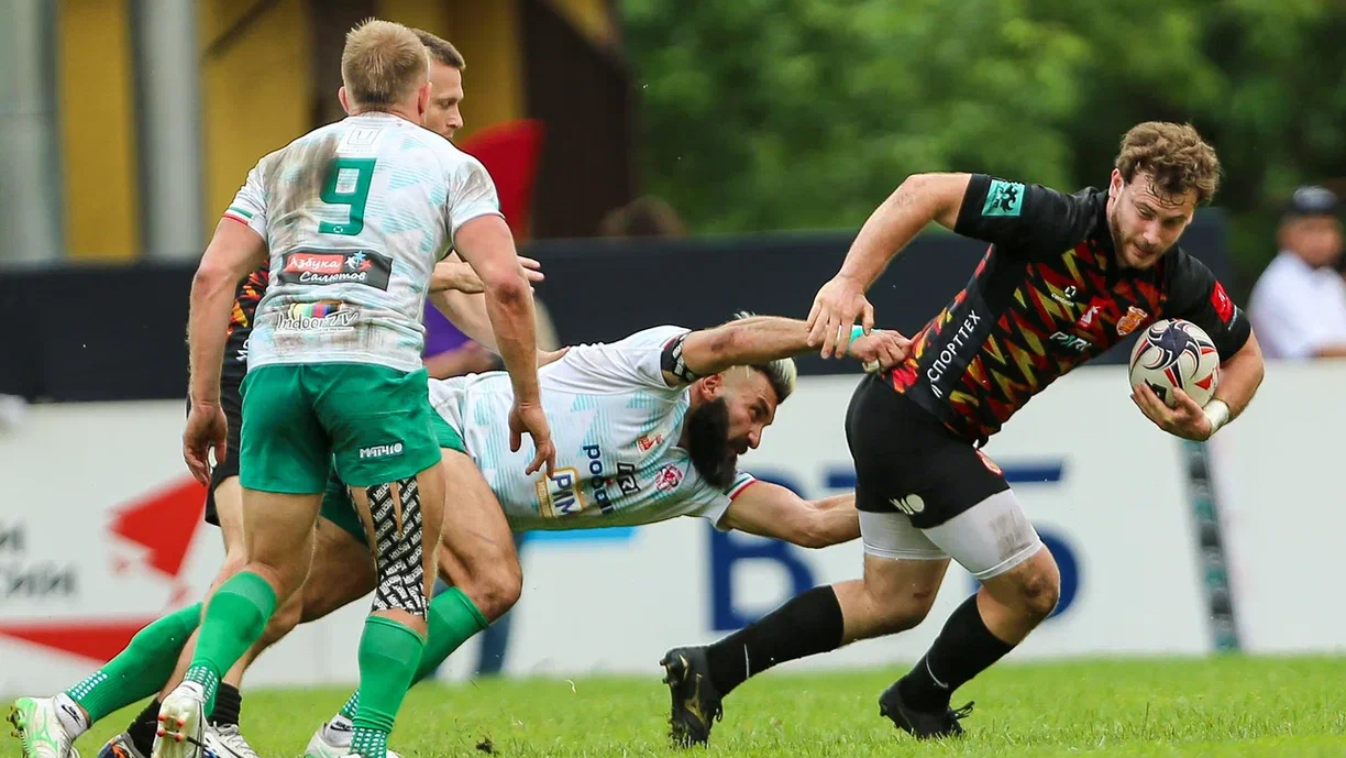 Момент из матча Кубка России по регби «Слава» — «Стрела-Ак Барс»
