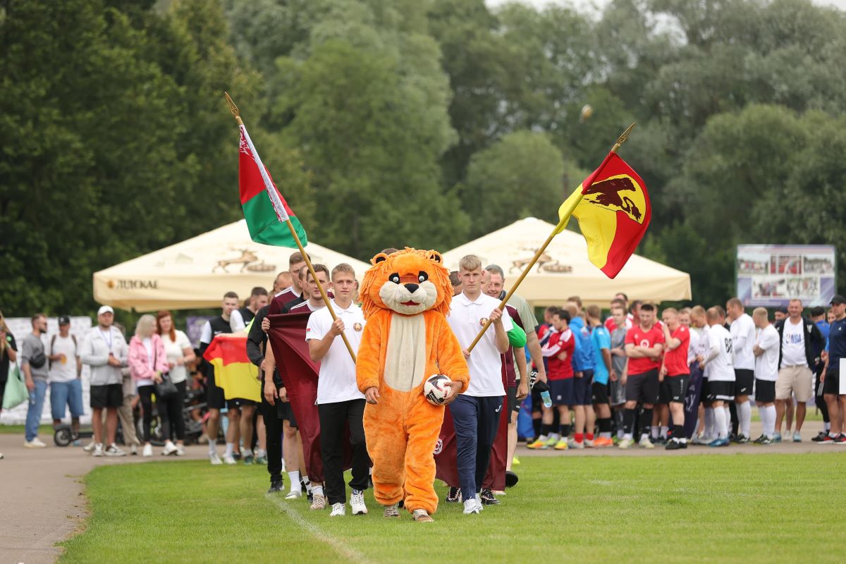 «Кубок Хмеля-2025»: Голы и байки Яковлева, плацкарт, друзья, шашлык, квас и пиво